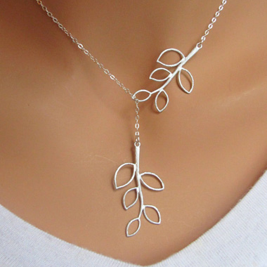 Silver Mini Leaf Pendant Necklace